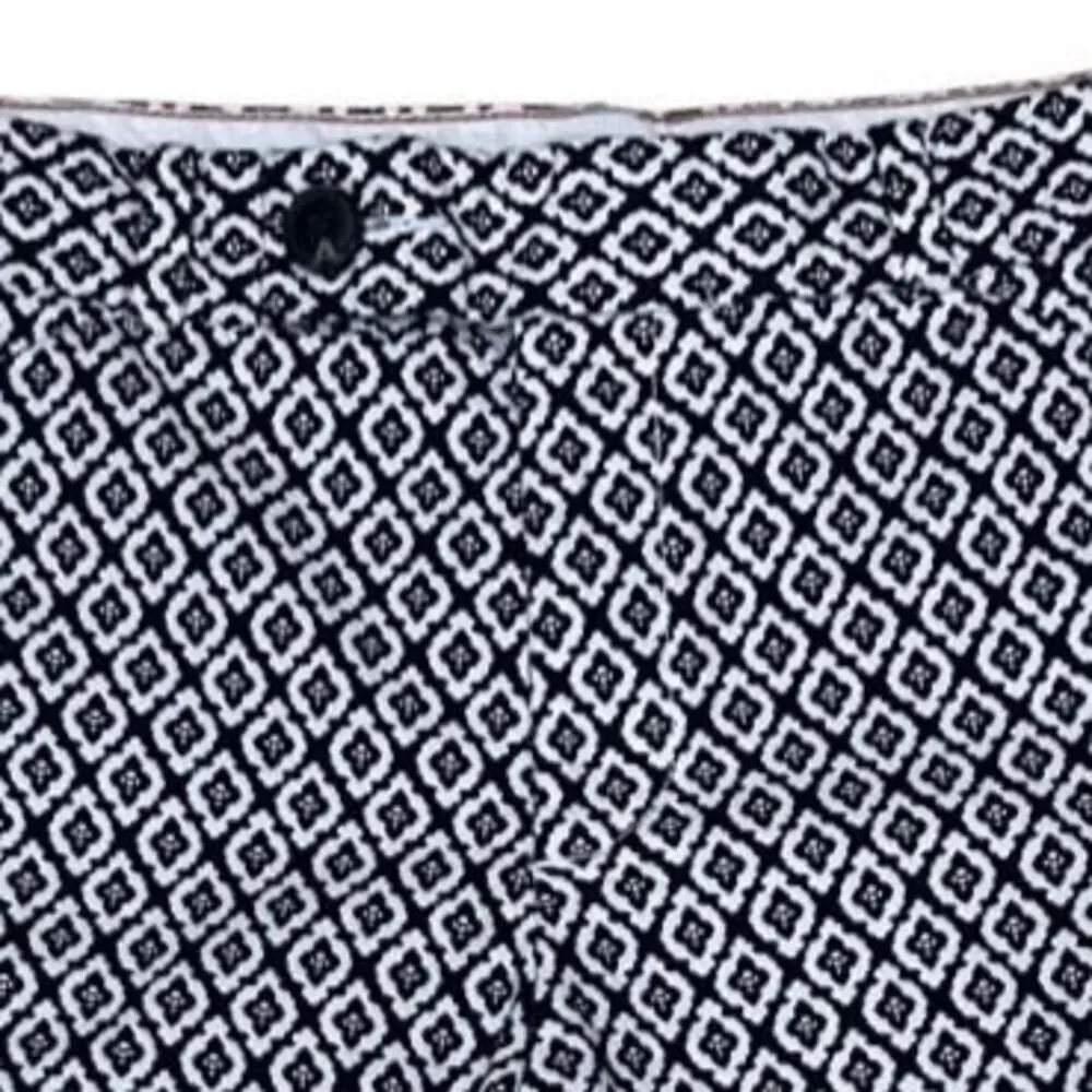 Dockers Summer Stretch Chino Shorts Women's Sz 12 Black & White Geometric Floral